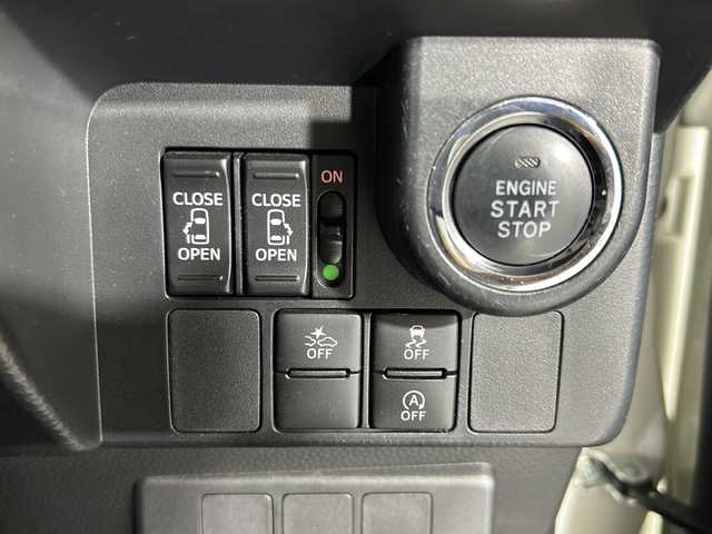 トヨタ タンク カスタムG S 沖縄県 2018(平30)年 5万km パールホワイトⅢ 禁煙車/県外仕入/両側パワースライドドア/純正ナビ/(CD/DVD/フルセグTV/Bluetooth/AM/FM)/衝突軽減ブレーキ/クルーズコントロール/バックカメラ/ステアリングリモコン/電動格納ミラー/スマートキー/プッシュスタート/ETC