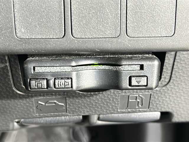 トヨタ タンク カスタムG S 沖縄県 2018(平30)年 5万km パールホワイトⅢ 禁煙車/県外仕入/両側パワースライドドア/純正ナビ/(CD/DVD/フルセグTV/Bluetooth/AM/FM)/衝突軽減ブレーキ/クルーズコントロール/バックカメラ/ステアリングリモコン/電動格納ミラー/スマートキー/プッシュスタート/ETC