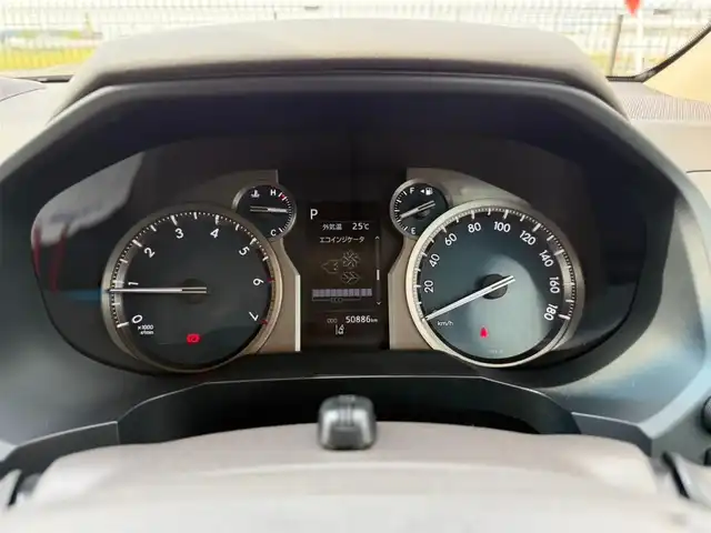 トヨタ ランドクルーザー プラド TX Lパッケージ 愛知県 2023(令5)年 5.1万km ホワイトパールクリスタルシャイン ワンオーナー/4WD/純正9型ナビ(BT/CD/DVD)/フルセグTV/バックカメラ/ビルトインETC/レーダークルーズコントロール/クリアランスソナー/セーフティセンス/・プリクラッシュセーフティ/・レーンディパーチャーアラート/・オートマチックハイビーム/・ロードサインアシスト/LEDヘッドランプ/木目調/革巻きコンビステアリング/ニュートラルベージュ革シート/前席パワーシート/快適温熱シート/3列目電動格納シート/純正19インチアルミホイール/スマートエントリー/スタートシステム/モデリスタエアロ/禁煙車