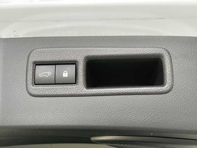 レクサス ＮＸ 300h Fスポーツ 長野県 2020(令2)年 6.3万km ホワイトノーヴァガラスフレーク 4WD/純正SDナビ&フルセグTV&CD&DVD&USB&BT/ガラスルーフ/アダプティブクルーズコントロール/レーンキープアシスト/プリクラッシュセーフティー/ブラインドスポットモニター/クリアランスソナー/パーキングサポートブレーキ/ロードサインアシスト/オートマチックハイビーム/純正前方ドライブレコーダー/パワーバックドア/合皮シート/前席エアシート/前席シートヒーター/前席パワーシート/運転席シートメモリ/ステアリングスイッチ/ステアリングヒーター/パドルシフト/全方位カメラ/ビルトインETC2.0/三眼LEDヘッドライト/オートライト/フロントフォグランプ/電動格納ミラー/ウィンカーミラー/電動ホールド/オートホールド/純正18インチAW装着/純正フロアマット/プッシュスタート/スマートキー