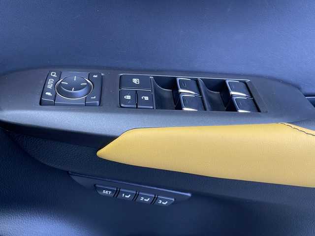 レクサス ＮＸ 300h Fスポーツ 長野県 2020(令2)年 6.3万km ホワイトノーヴァガラスフレーク 4WD/純正SDナビ&フルセグTV&CD&DVD&USB&BT/ガラスルーフ/アダプティブクルーズコントロール/レーンキープアシスト/プリクラッシュセーフティー/ブラインドスポットモニター/クリアランスソナー/パーキングサポートブレーキ/ロードサインアシスト/オートマチックハイビーム/純正前方ドライブレコーダー/パワーバックドア/合皮シート/前席エアシート/前席シートヒーター/前席パワーシート/運転席シートメモリ/ステアリングスイッチ/ステアリングヒーター/パドルシフト/全方位カメラ/ビルトインETC2.0/三眼LEDヘッドライト/オートライト/フロントフォグランプ/電動格納ミラー/ウィンカーミラー/電動ホールド/オートホールド/純正18インチAW装着/純正フロアマット/プッシュスタート/スマートキー