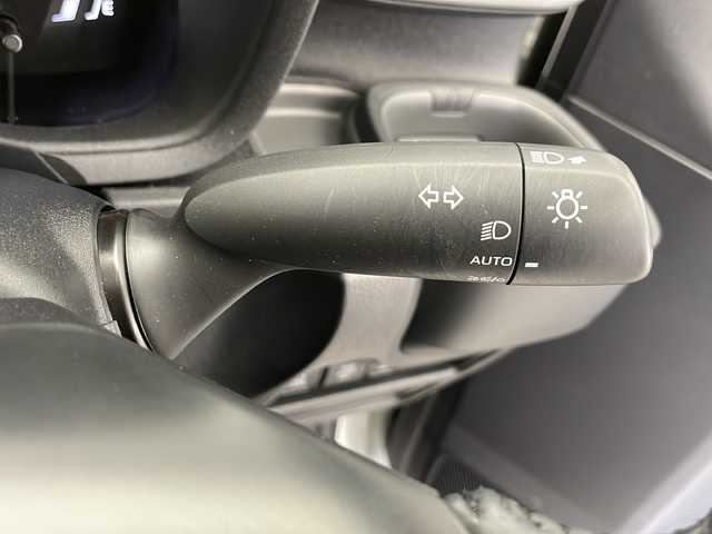 トヨタ シエンタ ハイブリッド Z 長野県 2023(令5)年 3.7万km ホワイトパールクリスタルシャイン 純正ナビ/両側パワースライドドア/トヨタセーフティセンス/全方位カメラ/バックカメラ/追従型クルーズコントロール/コーナーセンサー/フルセグTV/Bluetooth/USB/ビルトインETC/オートライト/LEDヘッドライト/オートマチックハイビーム/純正フロアマット/社外アルミホイール/モデリスタエアロ