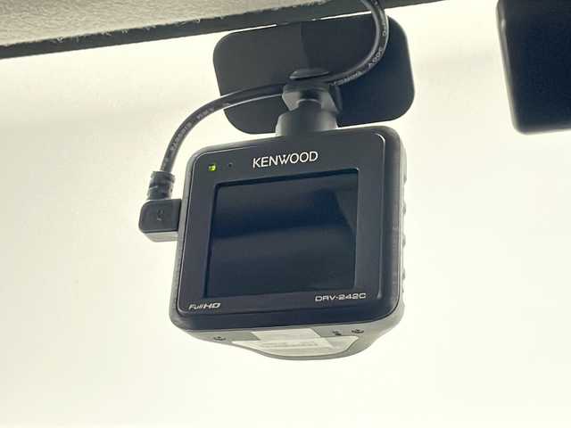 ダイハツ トール X SAⅡ 千葉県 2018(平30)年 3万km ブライトシルバーメタリック スマートアシスト/ALPINE9インチHDDナビ/　　CD/DVD/BT/フルセグTV/片側パワースライドドア/リアイージードアクローザー/オートライト/アイドリングストップ/社外ドライブレコーダー/プッシュスタート/ETC/禁煙車/ISOFIX