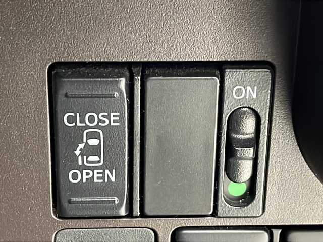 ダイハツ トール X SAⅡ 千葉県 2018(平30)年 3万km ブライトシルバーメタリック スマートアシスト/ALPINE9インチHDDナビ/　　CD/DVD/BT/フルセグTV/片側パワースライドドア/リアイージードアクローザー/オートライト/アイドリングストップ/社外ドライブレコーダー/プッシュスタート/ETC/禁煙車/ISOFIX