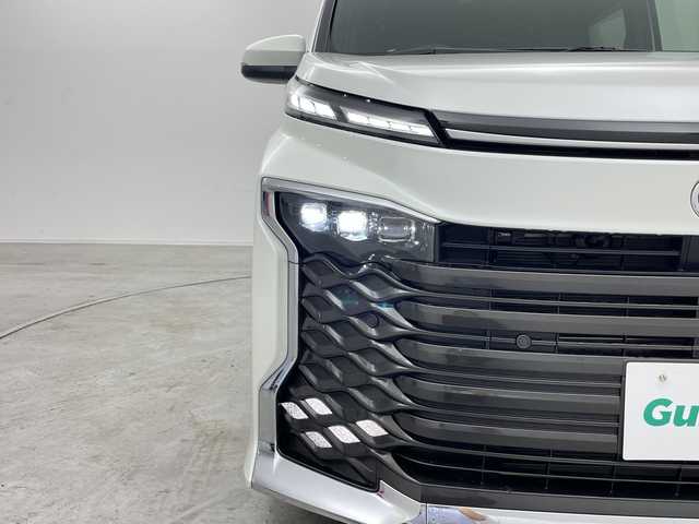 トヨタ ヴォクシー S－Z 群馬県 2024(令6)年 0.5万km ホワイトパールクリスタルシャイン 純正１０．５型ナビ　快適利便パッケージ　バックカメラ　シートヒーター　電動リアゲート　両側電動スライド　ユニバーサルステップ　衝突被害軽減ブレーキ　アダプティブクルーズコントロール　ＥＴＣ２．０　禁煙