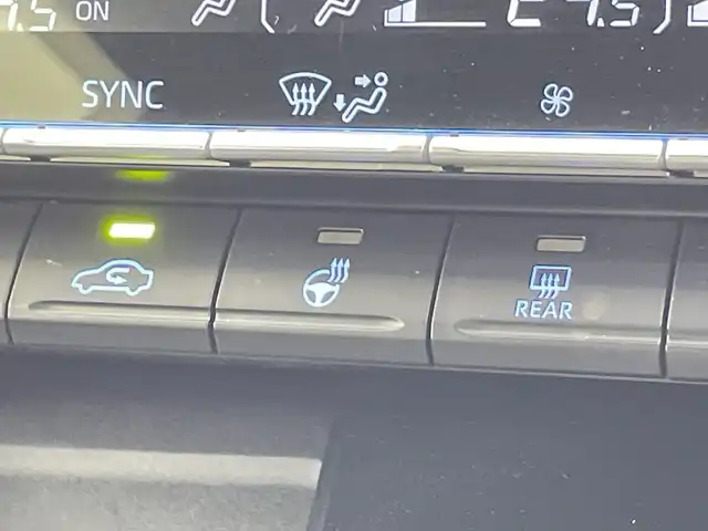 トヨタ ヴォクシー S－Z 群馬県 2024(令6)年 0.5万km ホワイトパールクリスタルシャイン 純正１０．５型ナビ　快適利便パッケージ　バックカメラ　シートヒーター　電動リアゲート　両側電動スライド　ユニバーサルステップ　衝突被害軽減ブレーキ　アダプティブクルーズコントロール　ＥＴＣ２．０　禁煙