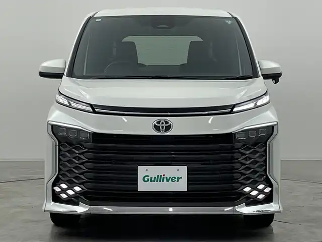 トヨタ ヴォクシー S－Z 群馬県 2024(令6)年 0.5万km ホワイトパールクリスタルシャイン 純正１０．５型ナビ　快適利便パッケージ　バックカメラ　シートヒーター　電動リアゲート　両側電動スライド　ユニバーサルステップ　衝突被害軽減ブレーキ　アダプティブクルーズコントロール　ＥＴＣ２．０　禁煙