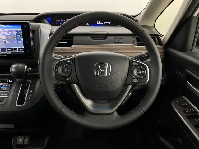 ホンダ フリード クロスター 新潟県 2022(令4)年 3.5万km プラチナホワイトパール ４WD/ホンダセンシング/寒冷地仕様/社外SDナビ　/　　CD/DVD/AM/FM/SD/フルセグ/Bluetooth/バックモニター/両側パワースライドドア/アダプティブクルーズコントロール/LEDオートライト/前席シートヒーター/ハーフレザーシート/純正15インチアルミホイール付/前後ドライブレコーダー/リアサンシェード/アイドリングストップ/純正フロアマット/ドアバイザー/スペアキー/スマートキー