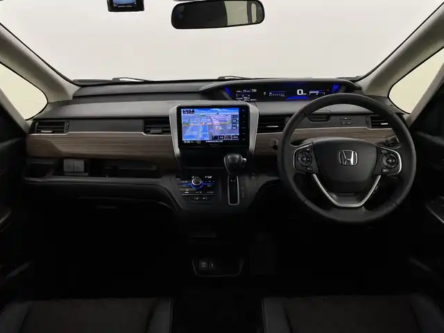 ホンダ フリード クロスター 新潟県 2022(令4)年 3.5万km プラチナホワイトパール ４WD/ホンダセンシング/寒冷地仕様/社外SDナビ　/　　CD/DVD/AM/FM/SD/フルセグ/Bluetooth/バックモニター/両側パワースライドドア/アダプティブクルーズコントロール/LEDオートライト/前席シートヒーター/ハーフレザーシート/純正15インチアルミホイール付/前後ドライブレコーダー/リアサンシェード/アイドリングストップ/純正フロアマット/ドアバイザー/スペアキー/スマートキー