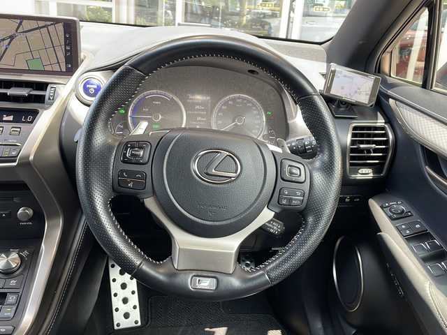 レクサス ＮＸ 300h Fスポーツ 静岡県 2020(令2)年 4.8万km オレンジ ワンオーナー車/【主要装備】/パノラマルーフ/TRDエアロ/TRDスポーツマフラー/BSM/パノラミックビューモニター/LEDヘッドライト/前後シーケンシャル/ステアリングスイッチ/クルーズコントロール/レーンキープアシスト/パワーバックドア/ハンドルヒーター/オートマチックハイビーム/シートヒーター/シートベンチレーション/パドルシフト/置くだけ充電/3眼LED