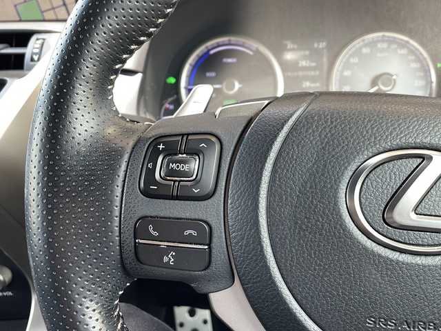 レクサス ＮＸ 300h Fスポーツ 静岡県 2020(令2)年 4.8万km オレンジ ワンオーナー車/【主要装備】/パノラマルーフ/TRDエアロ/TRDスポーツマフラー/BSM/パノラミックビューモニター/LEDヘッドライト/前後シーケンシャル/ステアリングスイッチ/クルーズコントロール/レーンキープアシスト/パワーバックドア/ハンドルヒーター/オートマチックハイビーム/シートヒーター/シートベンチレーション/パドルシフト/置くだけ充電/3眼LED