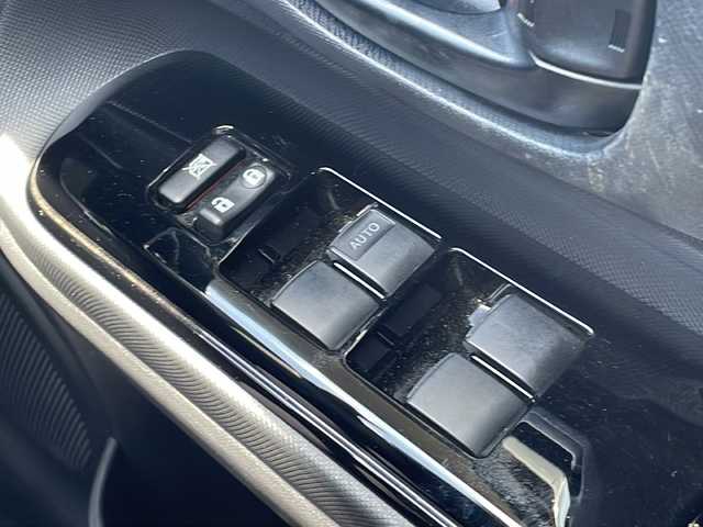 トヨタ アクア S スタイルブラック 静岡県 2019(平31)年 1.3万km ホワイトパールクリスタルシャイン 純正ナビ/地デジTV/純正CD/Bluetooth/バックカメラ/セーフティセンス/オートハイビーム/ビルトインETC/スマートキー/保証書/取説