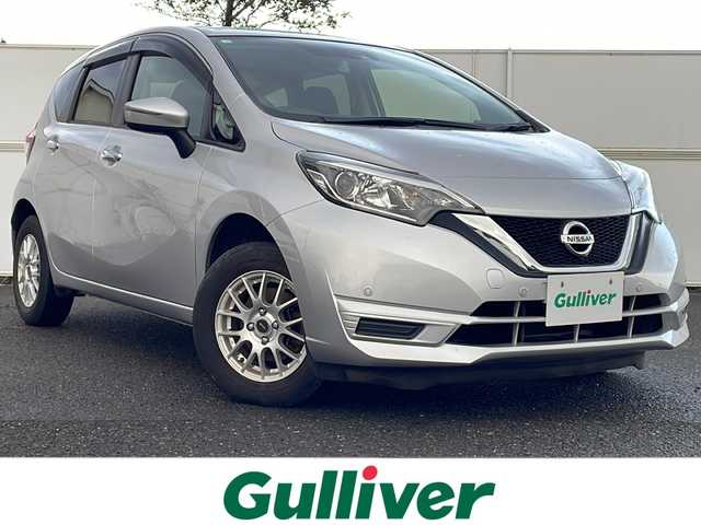 日産 ノート X FOUR 新潟県 2018(平30)年 8.4万km ブリリアントシルバー パートタイム４ＷＤ　エマージェンシーブレーキ　ナビ　Ｂｌｕｅｔｏｏｔｈ　ＤＶＤ再生　バックカメラ　純正１４ＡＷ　レーンキープアシスト　コーナーセンサー　オートライト　スマートキー　スペアキー