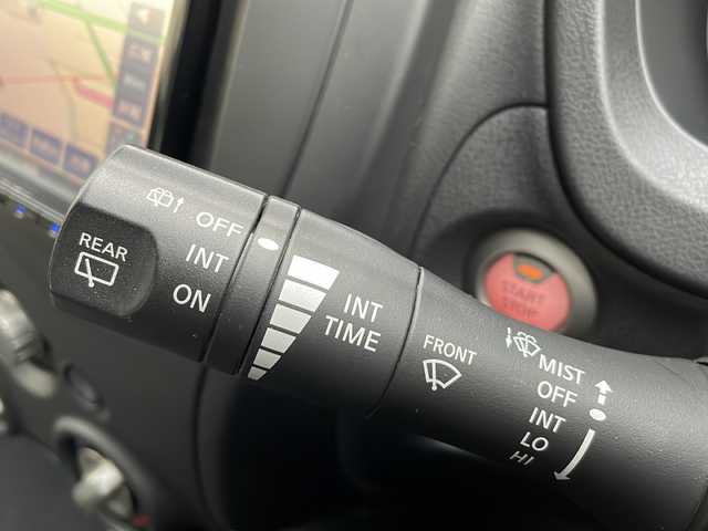 日産 ノート X FOUR 新潟県 2018(平30)年 8.4万km ブリリアントシルバー パートタイム４ＷＤ　エマージェンシーブレーキ　ナビ　Ｂｌｕｅｔｏｏｔｈ　ＤＶＤ再生　バックカメラ　純正１４ＡＷ　レーンキープアシスト　コーナーセンサー　オートライト　スマートキー　スペアキー