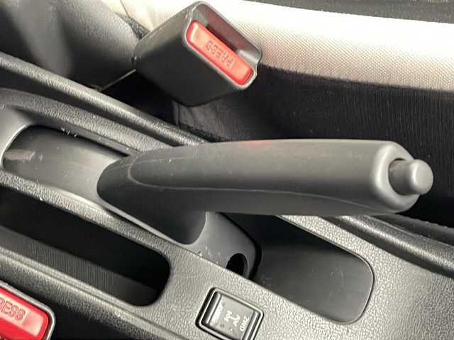 日産 ノート X FOUR 新潟県 2018(平30)年 8.4万km ブリリアントシルバー パートタイム４ＷＤ　エマージェンシーブレーキ　ナビ　Ｂｌｕｅｔｏｏｔｈ　ＤＶＤ再生　バックカメラ　純正１４ＡＷ　レーンキープアシスト　コーナーセンサー　オートライト　スマートキー　スペアキー