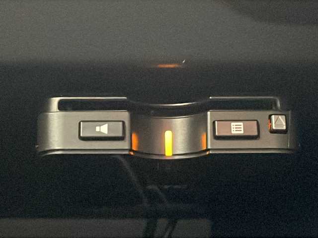 日産 ノート X FOUR 新潟県 2018(平30)年 8.4万km ブリリアントシルバー パートタイム４ＷＤ　エマージェンシーブレーキ　ナビ　Ｂｌｕｅｔｏｏｔｈ　ＤＶＤ再生　バックカメラ　純正１４ＡＷ　レーンキープアシスト　コーナーセンサー　オートライト　スマートキー　スペアキー