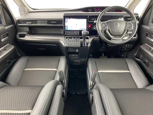 ホンダ ステップワゴン スパーダ クルスピセンシング 道央・札幌 2018(平30)年 3.8万km モダンスティールM ・４ＷＤ/ターボ/・寒冷地仕様/・10インチ純正ナビ/・BT&CD&DVD&SD&USB&フルセグTV/・AppleCarPlay&TVキャンセラー/・バックカメラ/・両側パワースライドドア/・純正フリップダウンモニター/・ホンダセンシング/・アダプティブクルーズコントロール/・衝突被害軽減ブレーキ/・パドルシフト/・ハーフレザーシート/・前席シートヒーター/・純正ドライブレコーダー/・ビルトインETC/・ＬＥＤヘッドライト/・オートライト/・フロントワイパーデアイサー/・ドアミラーヒーター/・保証書/・取扱説明書