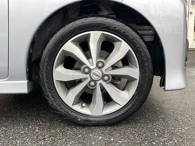 日産 デイズ ルークス ハイウェイスターターボ 岐阜県 2014(平26)年 8.4万km クールシルバー 禁煙車/純正ナビ/FM/AM/CD/DVD/BT/フルセグTV/アラウンドビューモニター/両側パワースライドドア/純正アルミホイール/純正フロアマット/ETC/オートエアコン/オートライト/パワーステアリング/パワーウィンドウ/プッシュスタート/電動ミラー