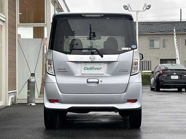 日産 デイズ ルークス ハイウェイスターターボ 岐阜県 2014(平26)年 8.4万km クールシルバー 禁煙車/純正ナビ/FM/AM/CD/DVD/BT/フルセグTV/アラウンドビューモニター/両側パワースライドドア/純正アルミホイール/純正フロアマット/ETC/オートエアコン/オートライト/パワーステアリング/パワーウィンドウ/プッシュスタート/電動ミラー
