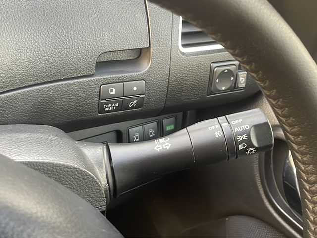 日産 セレナ HWS S HV Vセレ +Sefty 熊本県 2015(平27)年 7.1万km ブリリアントホワイトパール (株)IDOMが運営する【じしゃロン熊本店】の自社ローン対象車両になります。こちらは現金ご利用時の価格です。自社ローンご希望の方は別途その旨お申付け下さい。/純正ナビ（ＣＤ　ＤＶＤ　ＳＤ　フルセグＴＶ）　/バックカメラ　/ＥＴＣ　/両側パワースライドドア　/クルーズコントロール　/レーンキープアシスト　/エマージェンシーブレーキ　/Ｗエアバッグ　/プッシュスタート