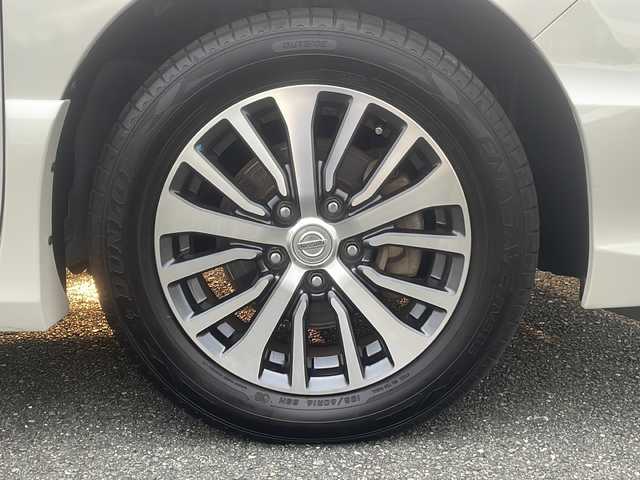 日産 セレナ HWS S HV Vセレ +Sefty 熊本県 2015(平27)年 7.1万km ブリリアントホワイトパール (株)IDOMが運営する【じしゃロン熊本店】の自社ローン対象車両になります。こちらは現金ご利用時の価格です。自社ローンご希望の方は別途その旨お申付け下さい。/純正ナビ（ＣＤ　ＤＶＤ　ＳＤ　フルセグＴＶ）　/バックカメラ　/ＥＴＣ　/両側パワースライドドア　/クルーズコントロール　/レーンキープアシスト　/エマージェンシーブレーキ　/Ｗエアバッグ　/プッシュスタート