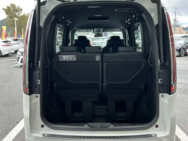 ホンダ ステップワゴン スパーダ eHEV プレミアムライン 京都府 2022(令4)年 4.7万km プラチナホワイトパール 純正９型インチナビ/フルセグ/Bluetooth/全方位カメラ　/両側電動スライド　/ホンダセンシング　　/禁煙車　/７人乗り　/クリアランスソナー　/ブラインドスポットモニター　/ＬＥＤヘッドライト　/シートヒーター　/ドライブレコーダー/ETC/プッシュスタート