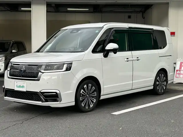 ホンダ ステップワゴン スパーダ eHEV プレミアムライン 京都府 2022(令4)年 4.7万km プラチナホワイトパール 純正９型インチナビ/フルセグ/Bluetooth/全方位カメラ　/両側電動スライド　/ホンダセンシング　　/禁煙車　/７人乗り　/クリアランスソナー　/ブラインドスポットモニター　/ＬＥＤヘッドライト　/シートヒーター　/ドライブレコーダー/ETC/プッシュスタート