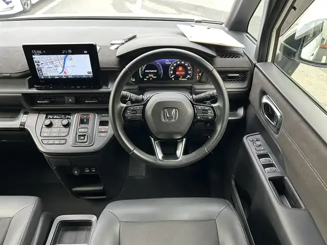 ホンダ ステップワゴン スパーダ eHEV プレミアムライン 京都府 2022(令4)年 4.7万km プラチナホワイトパール 純正９型インチナビ/フルセグ/Bluetooth/全方位カメラ　/両側電動スライド　/ホンダセンシング　　/禁煙車　/７人乗り　/クリアランスソナー　/ブラインドスポットモニター　/ＬＥＤヘッドライト　/シートヒーター　/ドライブレコーダー/ETC/プッシュスタート