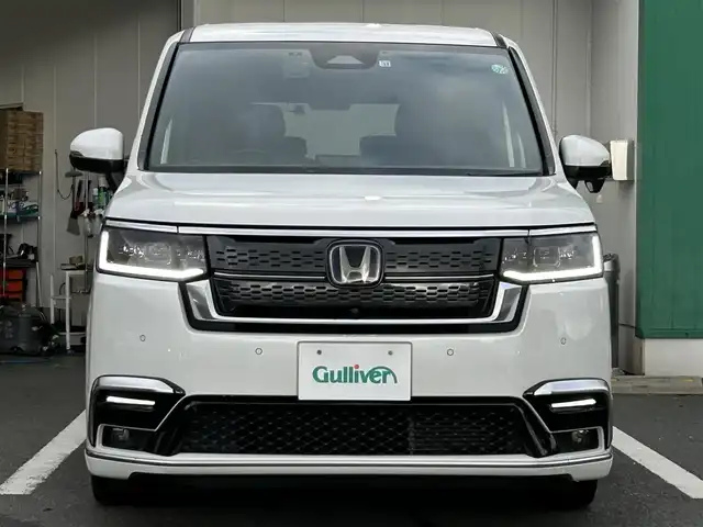 ホンダ ステップワゴン スパーダ eHEV プレミアムライン 京都府 2022(令4)年 4.7万km プラチナホワイトパール 純正９型インチナビ/フルセグ/Bluetooth/全方位カメラ　/両側電動スライド　/ホンダセンシング　　/禁煙車　/７人乗り　/クリアランスソナー　/ブラインドスポットモニター　/ＬＥＤヘッドライト　/シートヒーター　/ドライブレコーダー/ETC/プッシュスタート