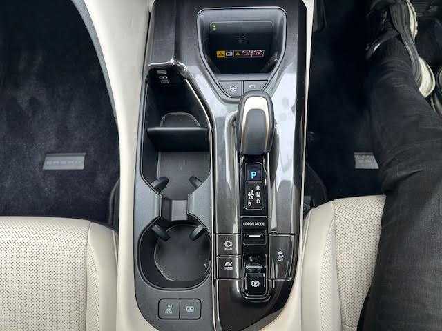 トヨタ クラウン クロスオーバー Z 埼玉県 2024(令6)年 1.4万km ブラック ワンオーナー/純正メモリナビ/全方位カメラ/追従付きクルーズコントロール/ムーンルーフ/プッシュスタート/パワーバックドア/DRIVE MODE/EVモード/レザーシート/メモリーシート/D/Nパワーシート/シートヒーター/エアーシート/ETC2.0/クリアランスソナー/デジタルインナーミラー/LEDヘッドライト/オートライト/オートハイビーム/ハンドルヒーター/置くだけ充電/PCS/BSM/AC100V