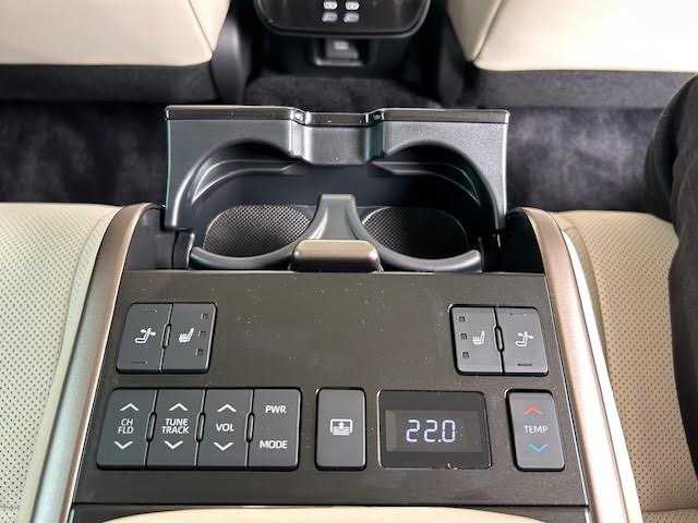 トヨタ クラウン クロスオーバー Z 埼玉県 2024(令6)年 1.4万km ブラック ワンオーナー/純正メモリナビ/全方位カメラ/追従付きクルーズコントロール/ムーンルーフ/プッシュスタート/パワーバックドア/DRIVE MODE/EVモード/レザーシート/メモリーシート/D/Nパワーシート/シートヒーター/エアーシート/ETC2.0/クリアランスソナー/デジタルインナーミラー/LEDヘッドライト/オートライト/オートハイビーム/ハンドルヒーター/置くだけ充電/PCS/BSM/AC100V