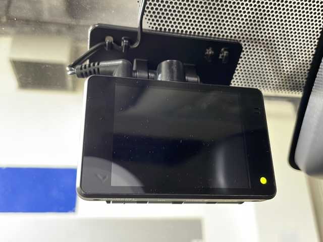 トヨタ ヴォクシー ZS 煌Ⅱ 広島県 2016(平28)年 6.5万km ホワイトパールクリスタルシャイン 禁煙　/社外９型ナビ　/両側パワースライドドア　/ブラインドスポットモニター/ＥＴＣ　/ドライブレコーダー　/後席モニター　/車線逸脱警報　/ＨＤＭＩ　/オートハイビーム　/衝突軽減システム　/ウォークスルー/社外16インチアルミホイール