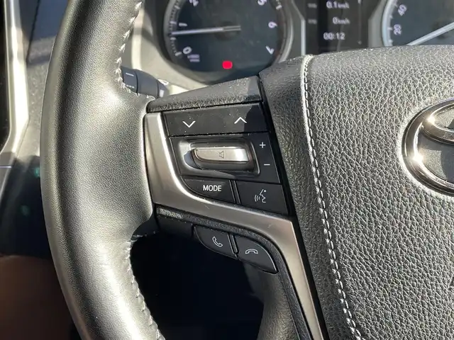 トヨタ ランドクルーザー プラド TX-L 70thアニバーサリーLTD 岡山県 2022(令4)年 7.5万km ホワイトパールクリスタルシャイン 登録時走行距離74855km/サンルーフ/ToyotaSeaftySense/・プリクラッシュセーフティ/・オートマティックハイビーム/・アダプティブクルーズコントロール/純正SDナビ/(AM/FM/BT/TV/DISC)/バックカメラ/ビルトインETC/ドライブレコーダー/D+N席パワーシート/D+N席シートヒーター/D+N席エアシート/4WD/MTモード付AT/プッシュスタート/スマートキー/スペアキー/純正18インチアルミホイール