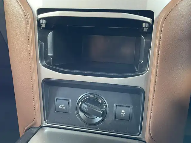 トヨタ ランドクルーザー プラド TX-L 70thアニバーサリーLTD 岡山県 2022(令4)年 7.5万km ホワイトパールクリスタルシャイン 登録時走行距離74855km/サンルーフ/ToyotaSeaftySense/・プリクラッシュセーフティ/・オートマティックハイビーム/・アダプティブクルーズコントロール/純正SDナビ/(AM/FM/BT/TV/DISC)/バックカメラ/ビルトインETC/ドライブレコーダー/D+N席パワーシート/D+N席シートヒーター/D+N席エアシート/4WD/MTモード付AT/プッシュスタート/スマートキー/スペアキー/純正18インチアルミホイール