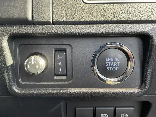 トヨタ ランドクルーザー プラド TX-L 70thアニバーサリーLTD 岡山県 2022(令4)年 7.5万km ホワイトパールクリスタルシャイン 登録時走行距離74855km/サンルーフ/ToyotaSeaftySense/・プリクラッシュセーフティ/・オートマティックハイビーム/・アダプティブクルーズコントロール/純正SDナビ/(AM/FM/BT/TV/DISC)/バックカメラ/ビルトインETC/ドライブレコーダー/D+N席パワーシート/D+N席シートヒーター/D+N席エアシート/4WD/MTモード付AT/プッシュスタート/スマートキー/スペアキー/純正18インチアルミホイール