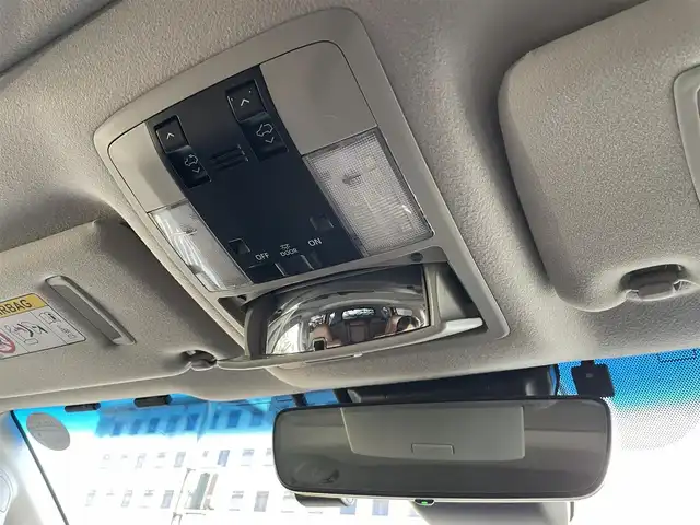 トヨタ ランドクルーザー プラド TX-L 70thアニバーサリーLTD 岡山県 2022(令4)年 7.5万km ホワイトパールクリスタルシャイン 登録時走行距離74855km/サンルーフ/ToyotaSeaftySense/・プリクラッシュセーフティ/・オートマティックハイビーム/・アダプティブクルーズコントロール/純正SDナビ/(AM/FM/BT/TV/DISC)/バックカメラ/ビルトインETC/ドライブレコーダー/D+N席パワーシート/D+N席シートヒーター/D+N席エアシート/4WD/MTモード付AT/プッシュスタート/スマートキー/スペアキー/純正18インチアルミホイール