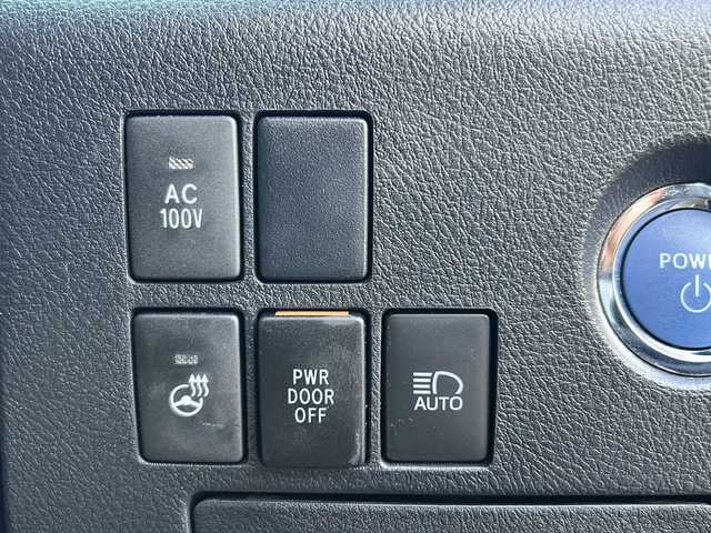 トヨタ アルファードハイブリット エグゼクティブ ラウンジ S 福島県 2021(令3)年 1.4万km スパークリングブラックパールクリスタルシャイン トヨタセーフティセンス/・衝突被害軽減ブレーキ/・オートハイビーム/・車線逸脱警報装置/・レーダークルーズコントロール/・ロードサインアシスト/・プロアクティブドライビングアシスト/純正ディスプレイオーディオナビ/・JBLサウンド/・フルセグTV/BT/CD/DVD/SD/USB/HDMI/・MiraCast/FM/AM/・バックカメラ/・アラウンドビューモニター/・ビルトインETC2.0/・純正フリップダウンモニター/前後ドライブレコーダー/・型番：DC-DR651/革張りステアリング/・ステアリングスイッチ/・ステアリングヒーター/レザーシート/・全席パワーシート/・全席シートヒーター/・全席エアシート/・オットマン/・3列シート/・D席メモリーシート/両側パワースライドドア/電動リアゲート/電子パーキング/・オートブレーキホールド/100V電源/MTモード付AT/プッシュスタート/・スマートキー/・スペアキー1本/LEDヘッドライト/・オートライト/・フォグランプ/コーナーセンサー/ワンオーナー/純正ドアバイザー/純正フロアマット/積込みスタッドレスタイヤ/・ECOFORMEアルミ/・溝10mm/・225/60R16