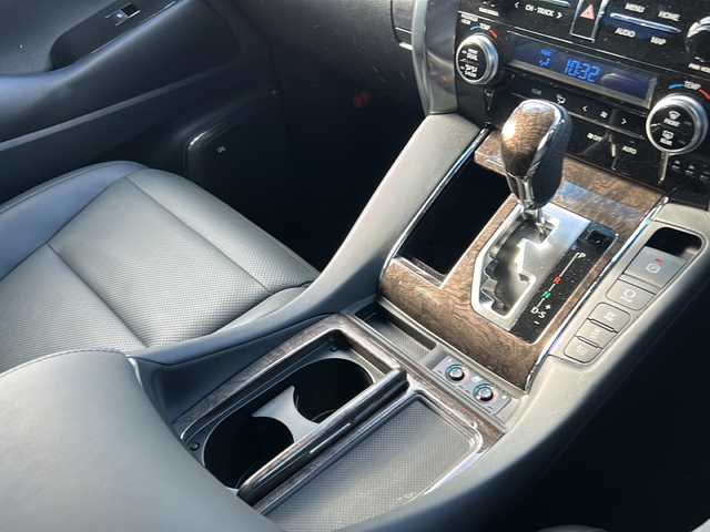 トヨタ アルファードハイブリット エグゼクティブ ラウンジ S 福島県 2021(令3)年 1.4万km スパークリングブラックパールクリスタルシャイン トヨタセーフティセンス/・衝突被害軽減ブレーキ/・オートハイビーム/・車線逸脱警報装置/・レーダークルーズコントロール/・ロードサインアシスト/・プロアクティブドライビングアシスト/純正ディスプレイオーディオナビ/・JBLサウンド/・フルセグTV/BT/CD/DVD/SD/USB/HDMI/・MiraCast/FM/AM/・バックカメラ/・アラウンドビューモニター/・ビルトインETC2.0/・純正フリップダウンモニター/前後ドライブレコーダー/・型番：DC-DR651/革張りステアリング/・ステアリングスイッチ/・ステアリングヒーター/レザーシート/・全席パワーシート/・全席シートヒーター/・全席エアシート/・オットマン/・3列シート/・D席メモリーシート/両側パワースライドドア/電動リアゲート/電子パーキング/・オートブレーキホールド/100V電源/MTモード付AT/プッシュスタート/・スマートキー/・スペアキー1本/LEDヘッドライト/・オートライト/・フォグランプ/コーナーセンサー/ワンオーナー/純正ドアバイザー/純正フロアマット/積込みスタッドレスタイヤ/・ECOFORMEアルミ/・溝10mm/・225/60R16