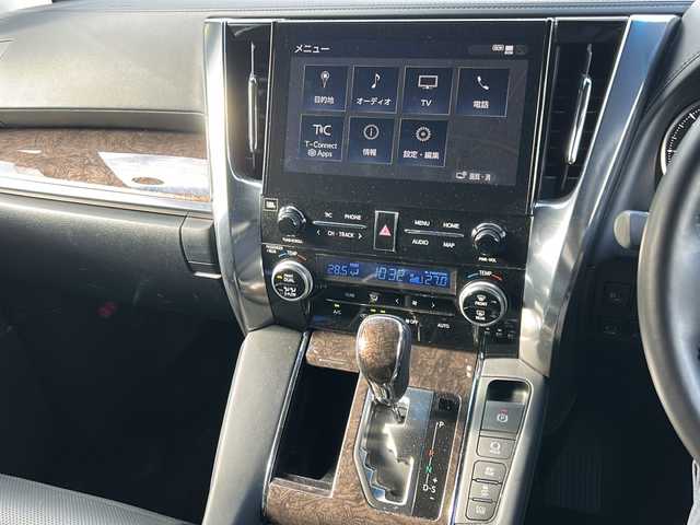 トヨタ アルファードハイブリット エグゼクティブ ラウンジ S 福島県 2021(令3)年 1.4万km スパークリングブラックパールクリスタルシャイン トヨタセーフティセンス/・衝突被害軽減ブレーキ/・オートハイビーム/・車線逸脱警報装置/・レーダークルーズコントロール/・ロードサインアシスト/・プロアクティブドライビングアシスト/純正ディスプレイオーディオナビ/・JBLサウンド/・フルセグTV/BT/CD/DVD/SD/USB/HDMI/・MiraCast/FM/AM/・バックカメラ/・アラウンドビューモニター/・ビルトインETC2.0/・純正フリップダウンモニター/前後ドライブレコーダー/・型番：DC-DR651/革張りステアリング/・ステアリングスイッチ/・ステアリングヒーター/レザーシート/・全席パワーシート/・全席シートヒーター/・全席エアシート/・オットマン/・3列シート/・D席メモリーシート/両側パワースライドドア/電動リアゲート/電子パーキング/・オートブレーキホールド/100V電源/MTモード付AT/プッシュスタート/・スマートキー/・スペアキー1本/LEDヘッドライト/・オートライト/・フォグランプ/コーナーセンサー/ワンオーナー/純正ドアバイザー/純正フロアマット/積込みスタッドレスタイヤ/・ECOFORMEアルミ/・溝10mm/・225/60R16