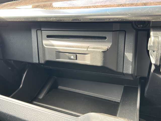 トヨタ アルファードハイブリット エグゼクティブ ラウンジ S 福島県 2021(令3)年 1.4万km スパークリングブラックパールクリスタルシャイン トヨタセーフティセンス/・衝突被害軽減ブレーキ/・オートハイビーム/・車線逸脱警報装置/・レーダークルーズコントロール/・ロードサインアシスト/・プロアクティブドライビングアシスト/純正ディスプレイオーディオナビ/・JBLサウンド/・フルセグTV/BT/CD/DVD/SD/USB/HDMI/・MiraCast/FM/AM/・バックカメラ/・アラウンドビューモニター/・ビルトインETC2.0/・純正フリップダウンモニター/前後ドライブレコーダー/・型番：DC-DR651/革張りステアリング/・ステアリングスイッチ/・ステアリングヒーター/レザーシート/・全席パワーシート/・全席シートヒーター/・全席エアシート/・オットマン/・3列シート/・D席メモリーシート/両側パワースライドドア/電動リアゲート/電子パーキング/・オートブレーキホールド/100V電源/MTモード付AT/プッシュスタート/・スマートキー/・スペアキー1本/LEDヘッドライト/・オートライト/・フォグランプ/コーナーセンサー/ワンオーナー/純正ドアバイザー/純正フロアマット/積込みスタッドレスタイヤ/・ECOFORMEアルミ/・溝10mm/・225/60R16