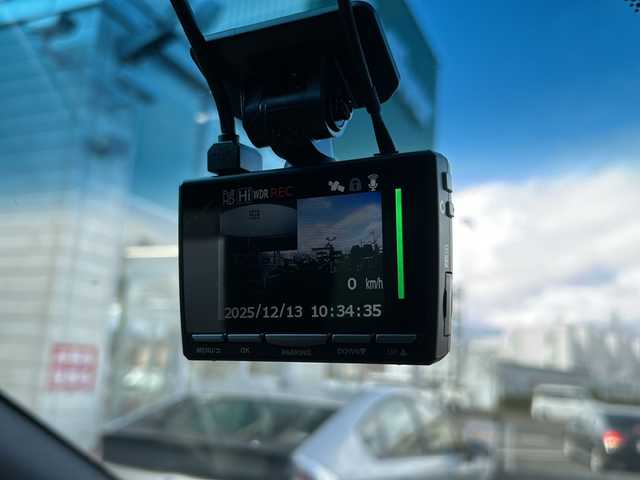 トヨタ アルファードハイブリット エグゼクティブ ラウンジ S 福島県 2021(令3)年 1.4万km スパークリングブラックパールクリスタルシャイン トヨタセーフティセンス/・衝突被害軽減ブレーキ/・オートハイビーム/・車線逸脱警報装置/・レーダークルーズコントロール/・ロードサインアシスト/・プロアクティブドライビングアシスト/純正ディスプレイオーディオナビ/・JBLサウンド/・フルセグTV/BT/CD/DVD/SD/USB/HDMI/・MiraCast/FM/AM/・バックカメラ/・アラウンドビューモニター/・ビルトインETC2.0/・純正フリップダウンモニター/前後ドライブレコーダー/・型番：DC-DR651/革張りステアリング/・ステアリングスイッチ/・ステアリングヒーター/レザーシート/・全席パワーシート/・全席シートヒーター/・全席エアシート/・オットマン/・3列シート/・D席メモリーシート/両側パワースライドドア/電動リアゲート/電子パーキング/・オートブレーキホールド/100V電源/MTモード付AT/プッシュスタート/・スマートキー/・スペアキー1本/LEDヘッドライト/・オートライト/・フォグランプ/コーナーセンサー/ワンオーナー/純正ドアバイザー/純正フロアマット/積込みスタッドレスタイヤ/・ECOFORMEアルミ/・溝10mm/・225/60R16