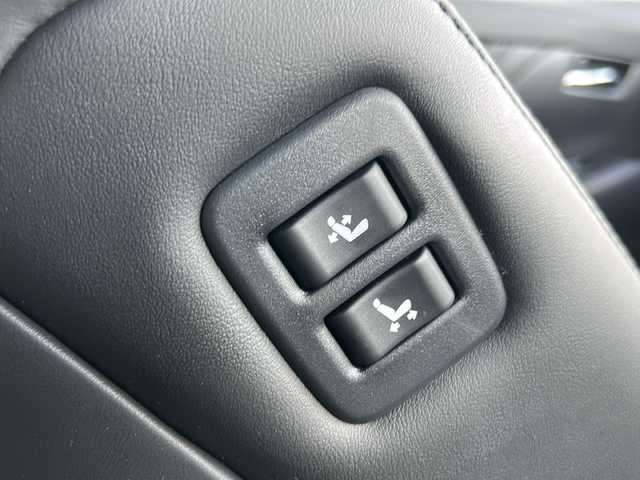 トヨタ アルファードハイブリット エグゼクティブ ラウンジ S 福島県 2021(令3)年 1.4万km スパークリングブラックパールクリスタルシャイン トヨタセーフティセンス/・衝突被害軽減ブレーキ/・オートハイビーム/・車線逸脱警報装置/・レーダークルーズコントロール/・ロードサインアシスト/・プロアクティブドライビングアシスト/純正ディスプレイオーディオナビ/・JBLサウンド/・フルセグTV/BT/CD/DVD/SD/USB/HDMI/・MiraCast/FM/AM/・バックカメラ/・アラウンドビューモニター/・ビルトインETC2.0/・純正フリップダウンモニター/前後ドライブレコーダー/・型番：DC-DR651/革張りステアリング/・ステアリングスイッチ/・ステアリングヒーター/レザーシート/・全席パワーシート/・全席シートヒーター/・全席エアシート/・オットマン/・3列シート/・D席メモリーシート/両側パワースライドドア/電動リアゲート/電子パーキング/・オートブレーキホールド/100V電源/MTモード付AT/プッシュスタート/・スマートキー/・スペアキー1本/LEDヘッドライト/・オートライト/・フォグランプ/コーナーセンサー/ワンオーナー/純正ドアバイザー/純正フロアマット/積込みスタッドレスタイヤ/・ECOFORMEアルミ/・溝10mm/・225/60R16