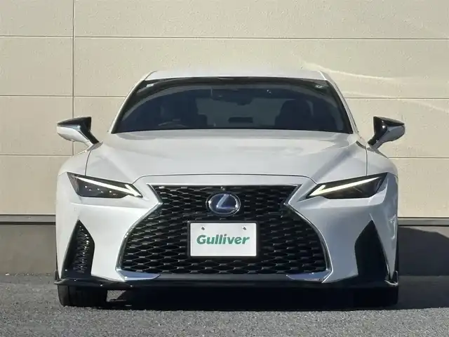 レクサス ＩＳ 300h バージョンL 茨城県 2021(令3)年 9.1万km ソニッククォーツ 純正メモリナビ/　(CD/DVD/USB/Bluetooth/Miracast/フルセグ)/Mark Levinsonオーディオ/パノラミックビューモニター/フロントサイドエアロ/前後ドライブレコーダー/追従型クルーズコントロール/ETC2.0/LEDヘッドライト/レザーシート/ヒート・エアシート/パワーシート/電動サンシェード/純正アルミホイール/純正フロアマット/レーンキープアシスト/パワーステアリング/オートライト