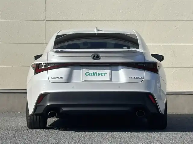 レクサス ＩＳ 300h バージョンL 茨城県 2021(令3)年 9.1万km ソニッククォーツ 純正メモリナビ/　(CD/DVD/USB/Bluetooth/Miracast/フルセグ)/Mark Levinsonオーディオ/パノラミックビューモニター/フロントサイドエアロ/前後ドライブレコーダー/追従型クルーズコントロール/ETC2.0/LEDヘッドライト/レザーシート/ヒート・エアシート/パワーシート/電動サンシェード/純正アルミホイール/純正フロアマット/レーンキープアシスト/パワーステアリング/オートライト