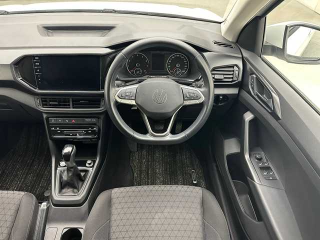 フォルクスワーゲン ＶＷ Ｔ－クロス TSI アクティブ 兵庫県 2022(令4)年 2.8万km 白 ・純正メモリナビ/・FM/AM/Bluetooth/DA　/・純正ディスプレイオーディオ/(AppleCarPlay/AndroidAuto)/・前後ドライブレコーダー　/・バックカメラ/・ＢＳＭ/・前後コーナーセンサー　/・追従クルーズコントロール　/・ビルトインＥＴＣ２．０　/・ステアリングスイッチ/・アイドリングストップ/・パーキングアシスト/・ルーフレール/・スマートキー/・オートライト/・オートハイビーム/・LEDヘッドライト/・フォグランプ