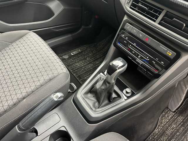 フォルクスワーゲン ＶＷ Ｔ－クロス TSI アクティブ 兵庫県 2022(令4)年 2.8万km 白 ・純正メモリナビ/・FM/AM/Bluetooth/DA　/・純正ディスプレイオーディオ/(AppleCarPlay/AndroidAuto)/・前後ドライブレコーダー　/・バックカメラ/・ＢＳＭ/・前後コーナーセンサー　/・追従クルーズコントロール　/・ビルトインＥＴＣ２．０　/・ステアリングスイッチ/・アイドリングストップ/・パーキングアシスト/・ルーフレール/・スマートキー/・オートライト/・オートハイビーム/・LEDヘッドライト/・フォグランプ