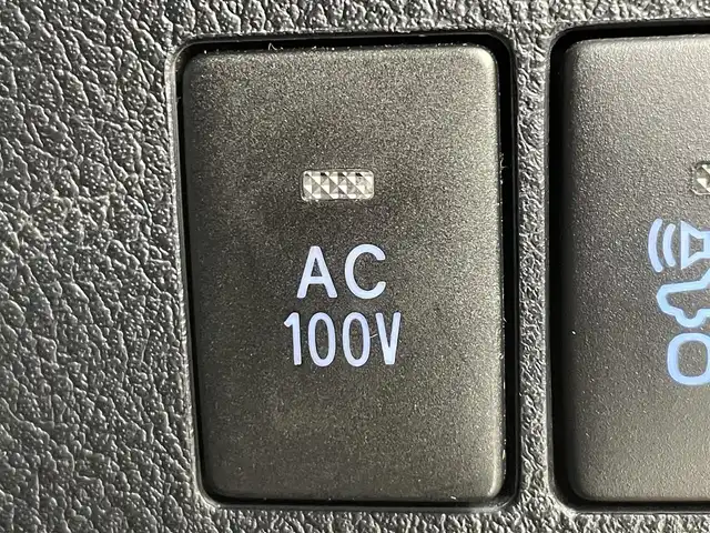 トヨタ ヴェルファイア ハイブリット エグゼクティブ ラウンジ 道央・札幌 2018(平30)年 11.1万km ホワイトパールクリスタルシャイン ・４WD/・寒冷地仕様/・モデリスタエアロ（F・S・R）/・JBLサウンド/・純正メーカーナビ/　CD／DVD／BT／フルセグ/・パノラミックビューモニター/・純正フリップダウンモニター/・デジタルインナーミラー/・純正ビルトインETC2.0/・社外ドライブレコーダー/・両側パワースライドドア/・トヨタセーフティセンス/・プリクラッシュセーフティ/・オートマチックハイビーム/・レーンキープアシスト/・レーントレーシングアシスト/・リヤクロストラフィックアラート/・パーキングサポートブレーキ/・ロードサインアシスト/・アダプティブフロントライティングシステム/・前後コーナーセンサー/・ベージュレザーシート/・全席シートヒーター/・全席シーエアコン/・全席パワーシート/・運転席シートメモリー/・純正AW17インチ/・LEDヘッドライト/・フォグライト/・純正フロアマット/・ドアバイザー/・スマートキー/・プッシュスタート/・スペアキー/・取扱説明書