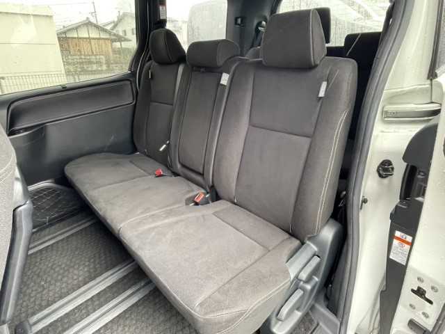 トヨタ エスクァイア Xi 宮崎県 2018(平30)年 4万km ホワイトパールクリスタルシャイン AIS検査済み/【2502040694】/ワンオーナー/MTモード付/純正LEDヘッドライト/オートマチックハイビーム/片側パワースライドドア/ドライブレコーダー/純正SDナビ/フルセグテレビ/バックカメラ/USB入力端子/ETC/レーンキープアシスト/衝突被害軽減ブレーキ/クルーズコントロール/アイドリングストップ/ローダウン/18インチAW　シュタイナーLSV（社外）/SAILUN ATREZZO　225/40R18（社外）/フェンダーモール（社外）/社外パーツ取付有