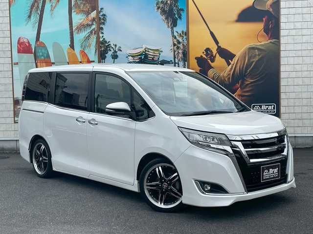 トヨタ エスクァイア Xi 宮崎県 2018(平30)年 4万km ホワイトパールクリスタルシャイン AIS検査済み/【2502040694】/ワンオーナー/MTモード付/純正LEDヘッドライト/オートマチックハイビーム/片側パワースライドドア/ドライブレコーダー/純正SDナビ/フルセグテレビ/バックカメラ/USB入力端子/ETC/レーンキープアシスト/衝突被害軽減ブレーキ/クルーズコントロール/アイドリングストップ/ローダウン/18インチAW　シュタイナーLSV（社外）/SAILUN ATREZZO　225/40R18（社外）/フェンダーモール（社外）/社外パーツ取付有