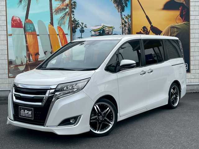 トヨタ エスクァイア Xi 宮崎県 2018(平30)年 4万km ホワイトパールクリスタルシャイン AIS検査済み/【2502040694】/ワンオーナー/MTモード付/純正LEDヘッドライト/オートマチックハイビーム/片側パワースライドドア/ドライブレコーダー/純正SDナビ/フルセグテレビ/バックカメラ/USB入力端子/ETC/レーンキープアシスト/衝突被害軽減ブレーキ/クルーズコントロール/アイドリングストップ/ローダウン/18インチAW　シュタイナーLSV（社外）/SAILUN ATREZZO　225/40R18（社外）/フェンダーモール（社外）/社外パーツ取付有